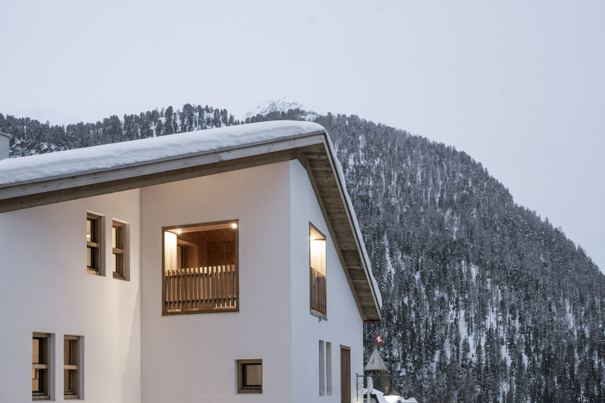 Chesa Aratsch, Via Giarsun, Pontresina, ehemals Pension Hauser, Fenster und Giebel