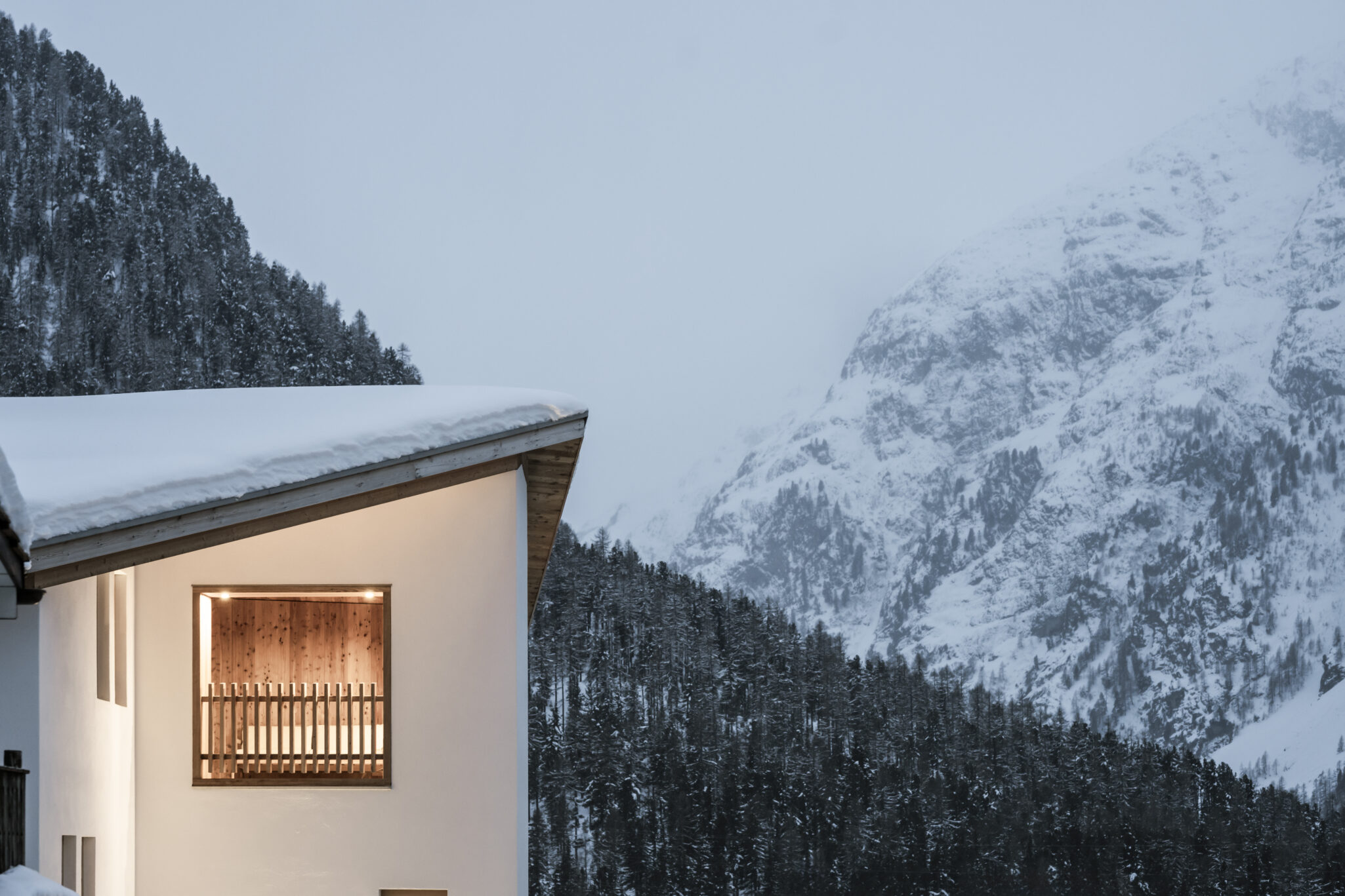 Chesa Aratsch, Via Giarsun, Pontresina, ehemals Pension Hauser, Fenster und Giebel